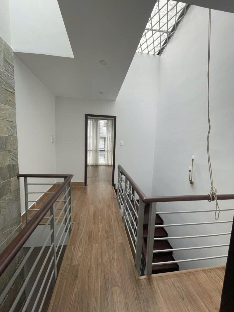 BÁN NHANH NHÀ ĐẸP 6 TỶ CX BẮC HÁI Q10-HẺM 6M-- XE HƠI QUAY ĐẦU-4 LẦU 3PN-CÓ DÒNG TIỀN - Ảnh 2